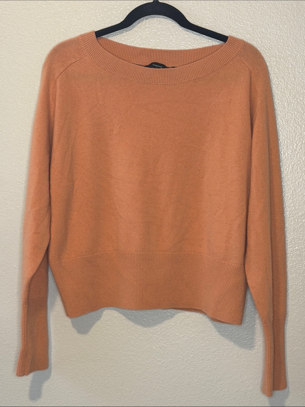 Theory Women's Boatneck 100% Cashmere Sweater in Peachy Orange medium (bin13)